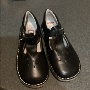 L'Amour Black Dress Shoes for girls size 2